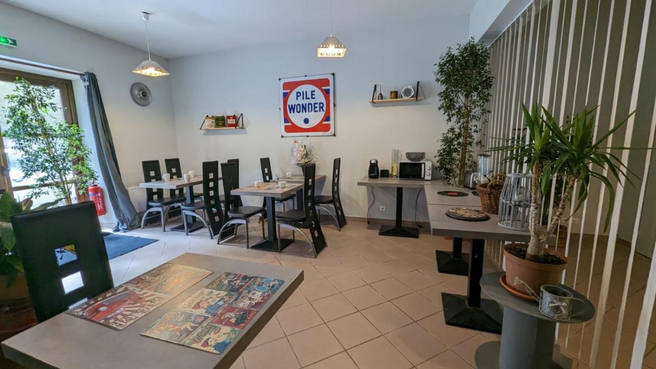 Chambres D'Hotes Les Lits Des Fees Saint-Floret Eksteriør billede