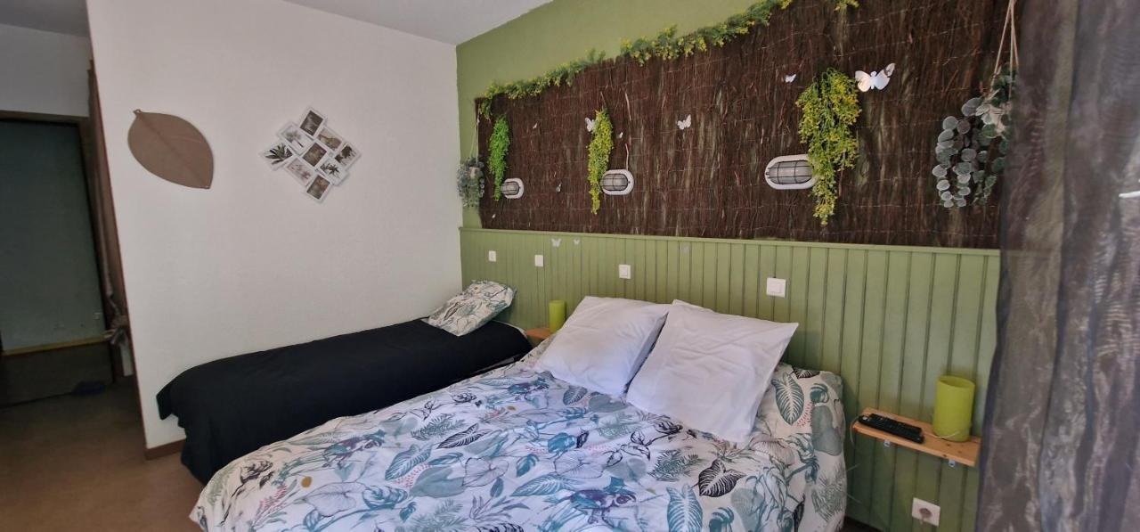 Chambres D'Hotes Les Lits Des Fees Saint-Floret Eksteriør billede